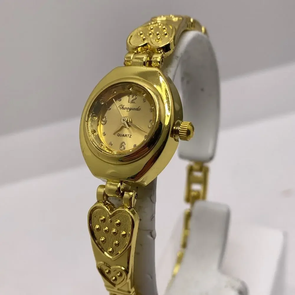 Womens Gold Tone Hearts Quartz Fashion Watch New New Battery